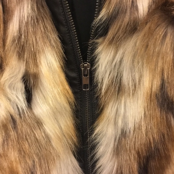 NWT Guess LA Kielo Faux Fur Vest - Picture 6 of 8